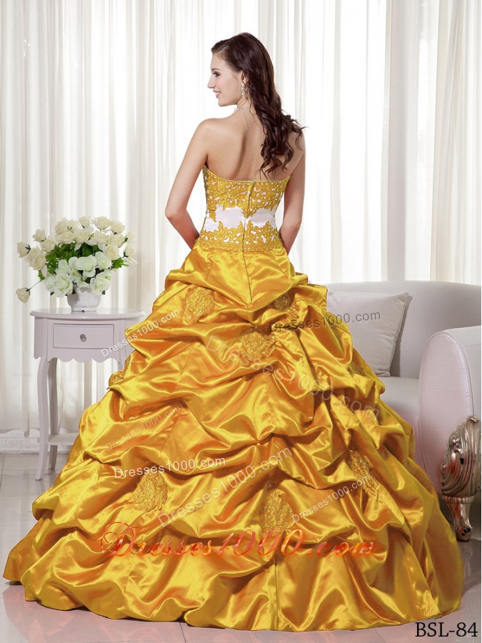 2014 Exquisite Princess Sweetheart Appliques Quinceanera Dress with Pick-ups