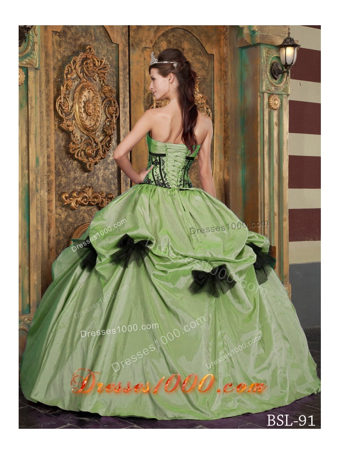 Discount Yellow Green Puffy Strapless Appliques for 2014 Quinceanera Dress with Bow