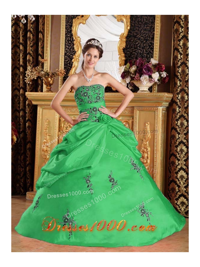2014 New Style Green Puffy Strapless Embroidery Quinceanera Dress with Hand Made Flower