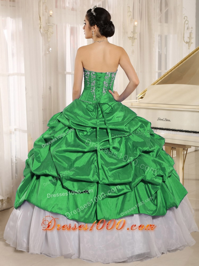 2014 Luxurious Colourful Quinceanera Dress with Embroidery Sweetheart Pick-ups