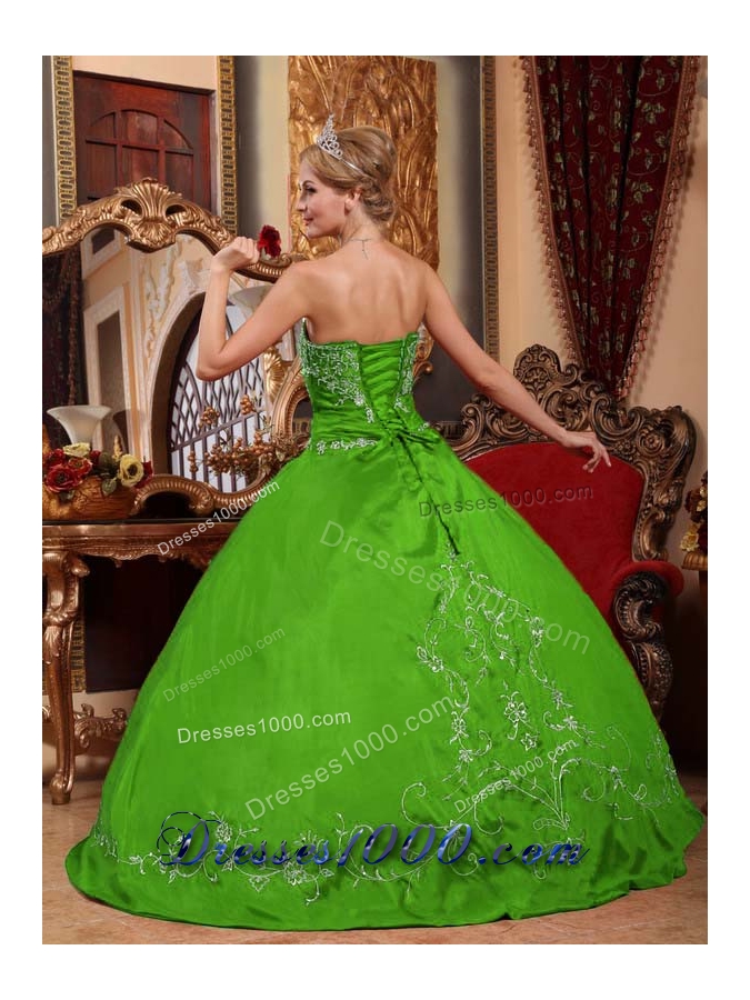 2014 Modest Green Puffy Strapless Embroidery Quinceanera Dress with Beading