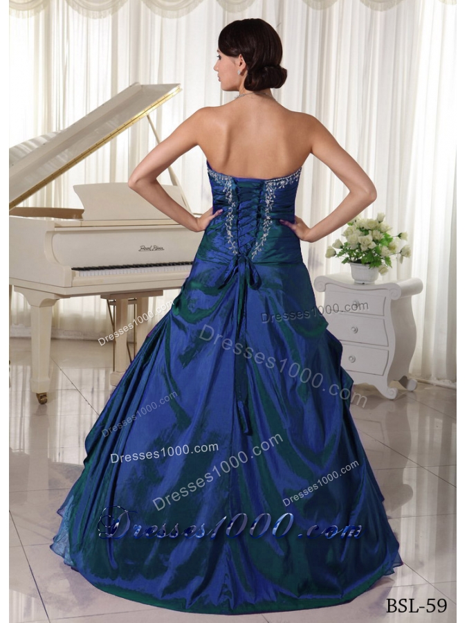 2014 A-line Sweetheart Embroidery Quinceanera Gowns With Beading