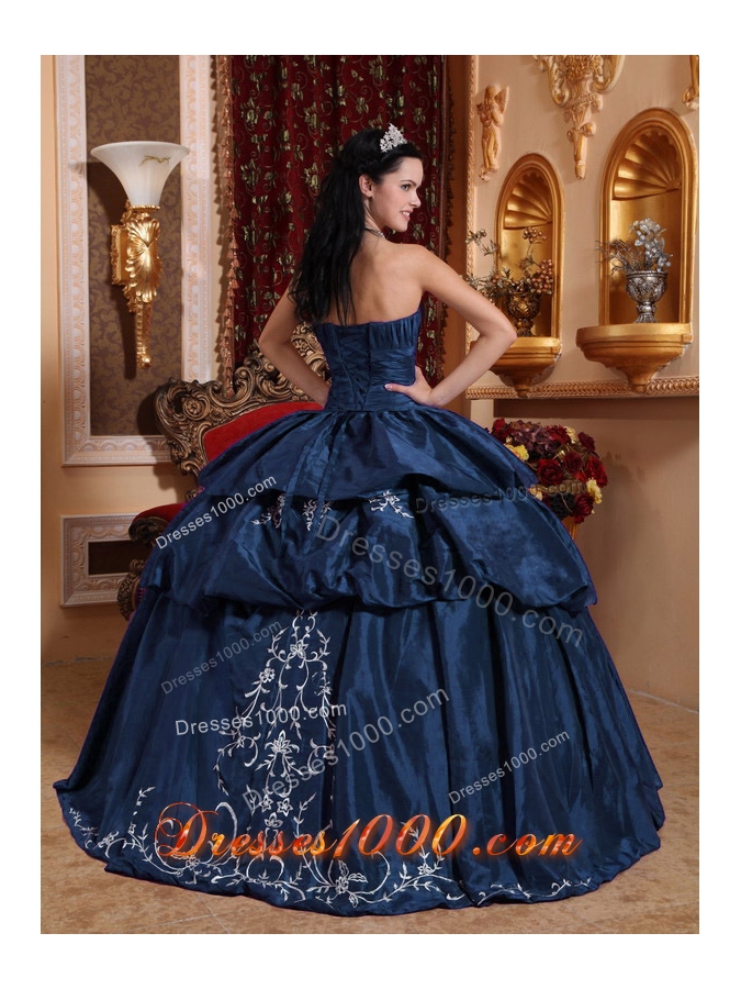 Cheap Ball Gown Sweetheart Embroidery Quinceanera Dresses in Navy Blue