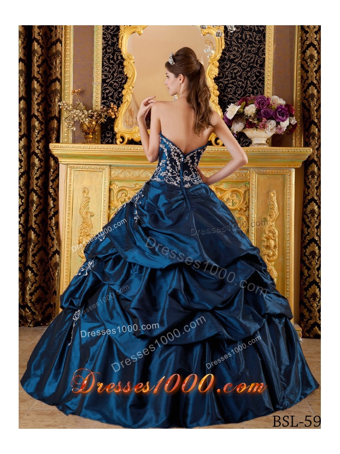 Discount Sweetheart Long Embroidery Quinceanera Dresses for Military Ball