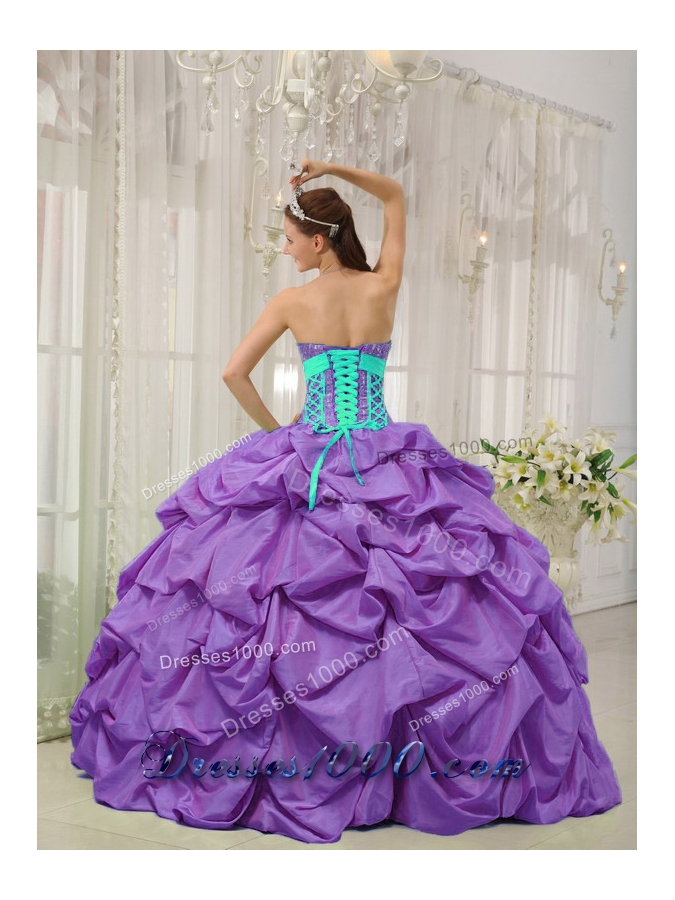 2014 Lavender Puffy Sweetheart Beading and Pick-ups Quinceanera Dresses