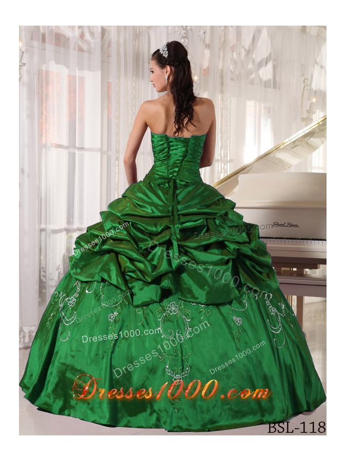 2014 Simple Strapless Quinceanera Dresses with Embroidery Beading