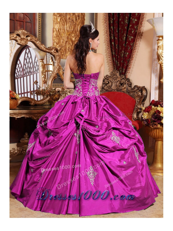 Strapless Taffeta Appliques Decorate Quinceanera Dress for Girls
