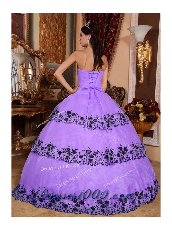 Ball Gown Strapless Organza Lilac Quinceanera Gown with Appliques