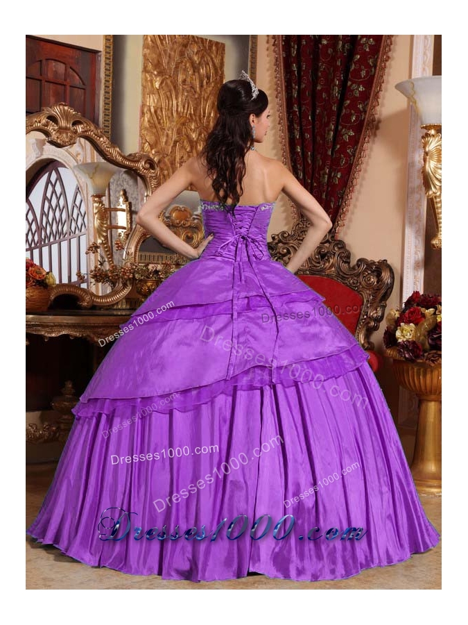 Sweetheart Taffeta Appliques Decorate Quinceanera Dress in Full Length