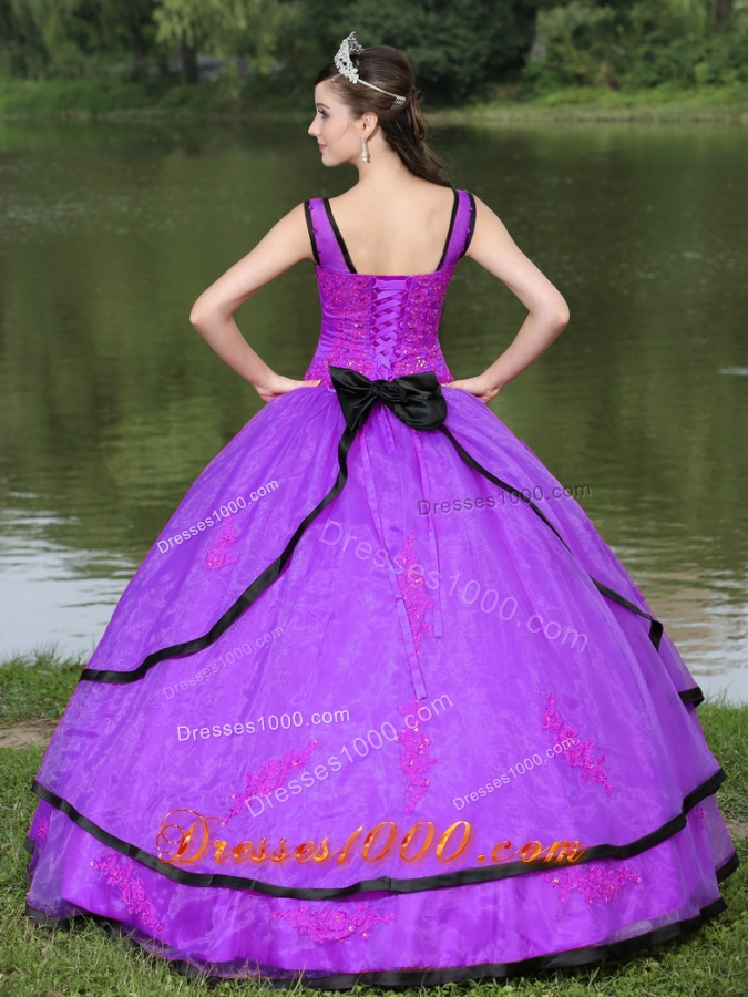 The Most Popular V-neck Appliques Decorate Quinceanera Dress