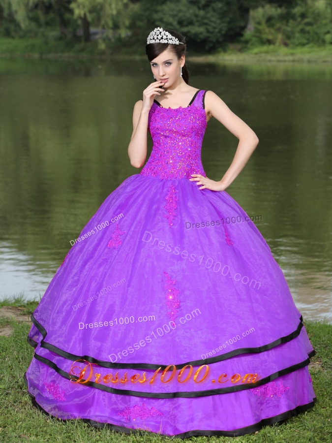 The Most Popular V-neck Appliques Decorate Quinceanera Dress
