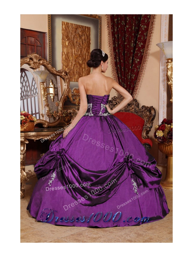 Eggplant Purple Sweetheart Dresses For Quinceaneras with Pick-ups and Appliques