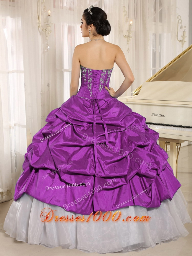 Luxurious Quinceanera Dress With Embroidery Sweetheart Pick-ups for 2014