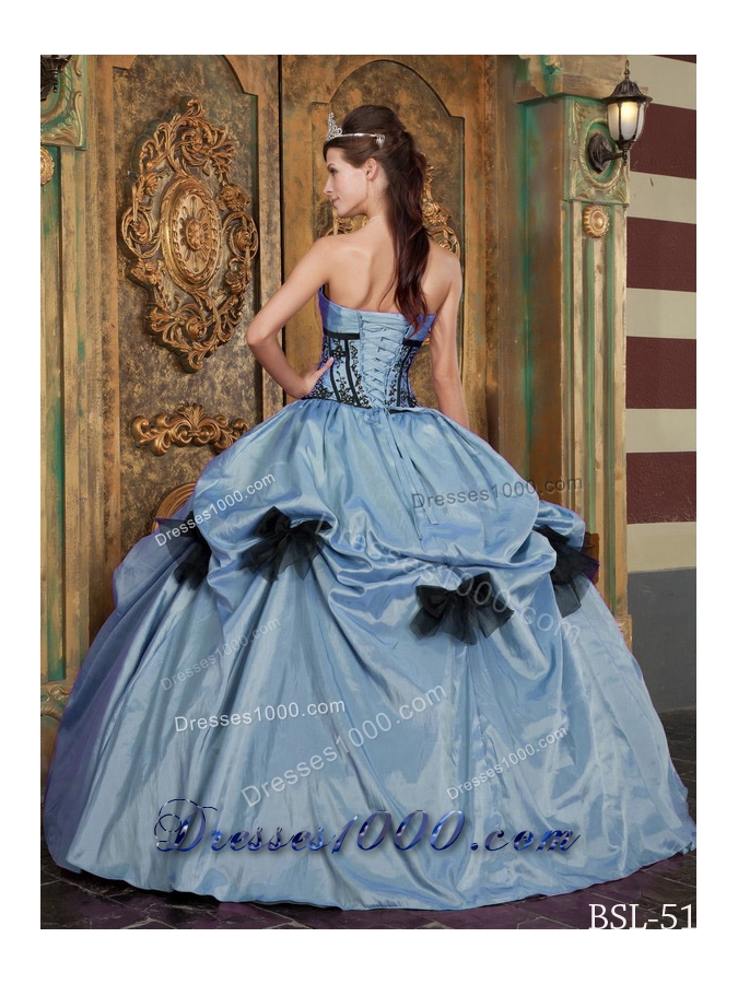 2014 Beautiful Lilac Ball Gown Strapless Quinceanera Dress Appliques and Bow