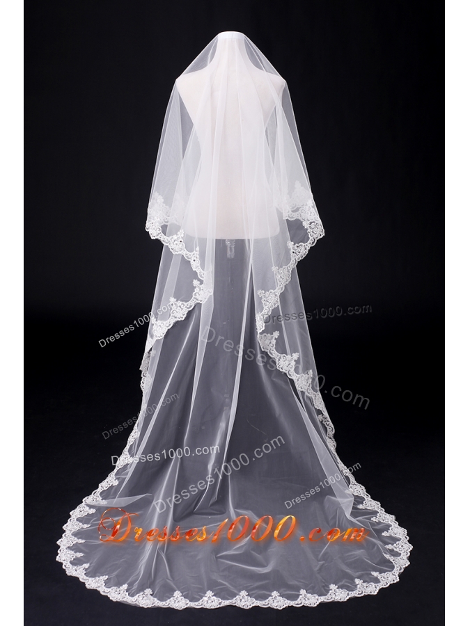 2014 Fingertip Veil Two-Tier Lace Appliques Edge