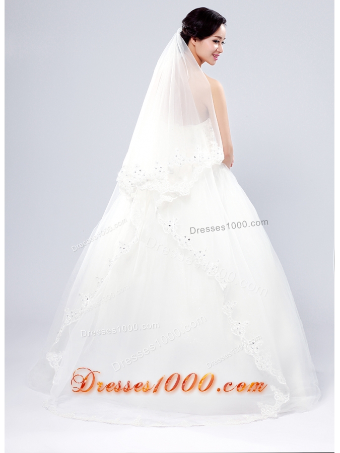 2014 Fingertip Veil Two-Tier Lace Appliques Edge