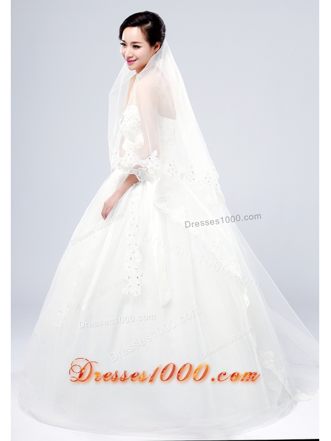 2014 Fingertip Veil Two-Tier Lace Appliques Edge
