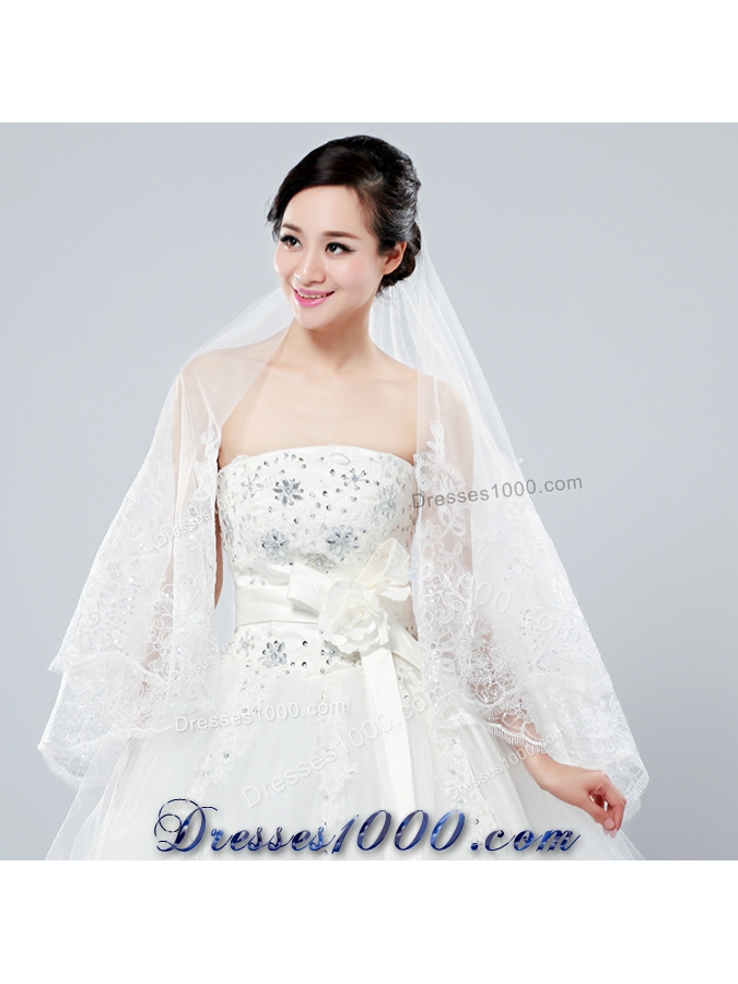 Classic One-Tier Lace Appliques Edge Wedding Veil