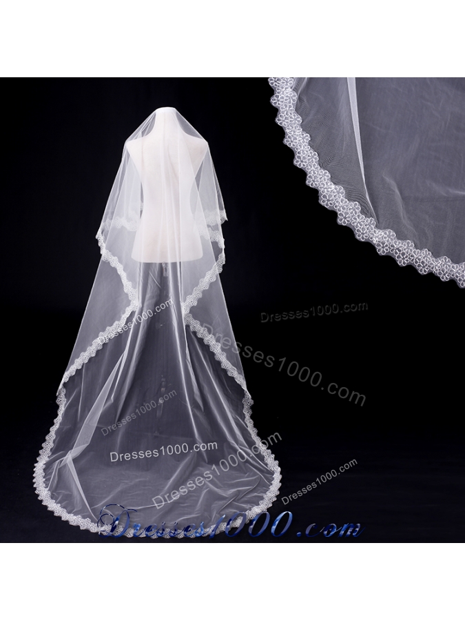One-Tier Angle Cut Wedding Veils with Lace Appliques Edge