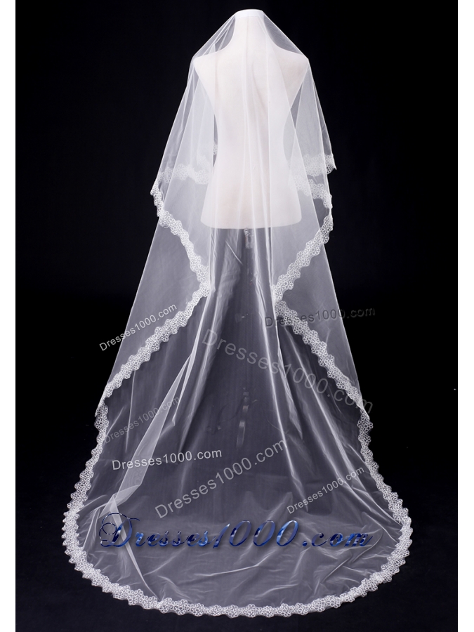 One-Tier Angle Cut Wedding Veils with Lace Appliques Edge