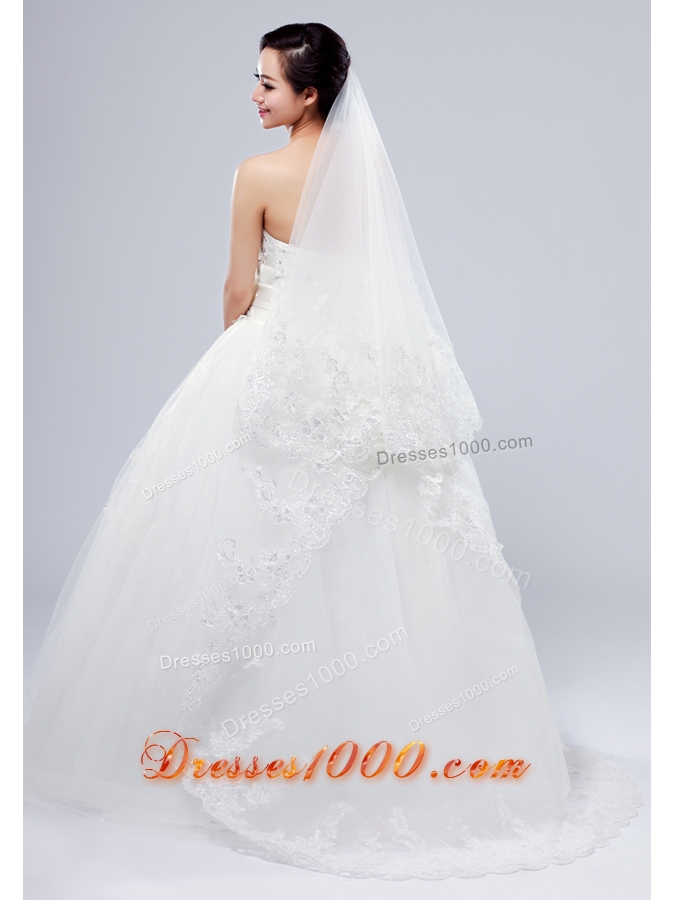 Romantic Lave Edge White Two-Tier Fingertip Bridal Veils