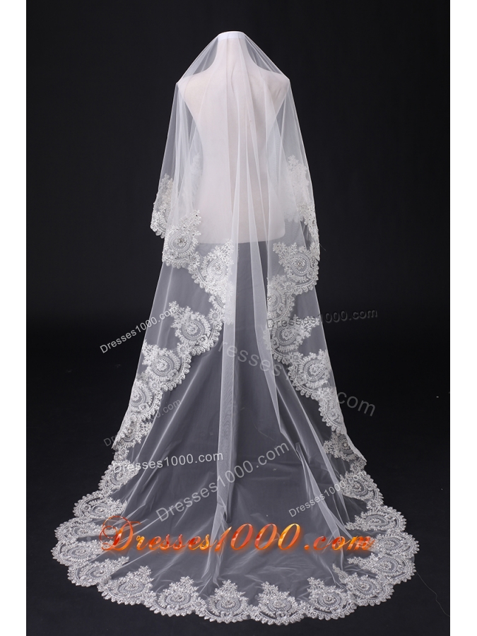 2014 Cheap Two-Tier White Fingertip Veil with Lace Edge