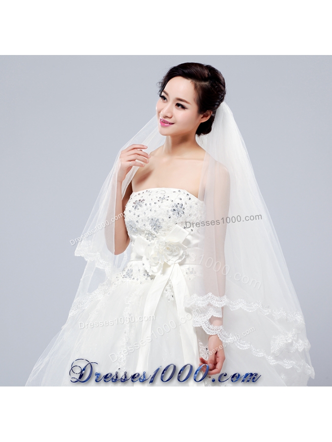 2014 Simple Four-Tier Bridal Veils with Lace Appliques Edge