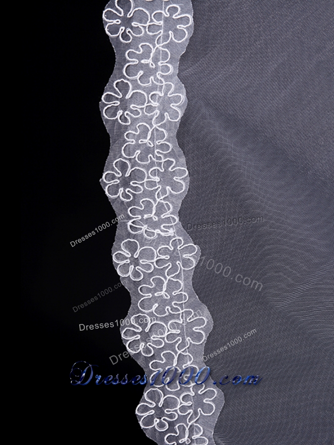 2014 Simple One-Tier Bridal Veils with Lace Appliques Edge