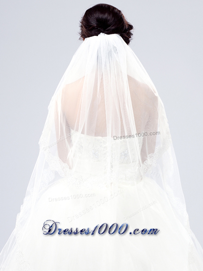 2014 Simple One-Tier Bridal Veils with Lace Appliques Edge