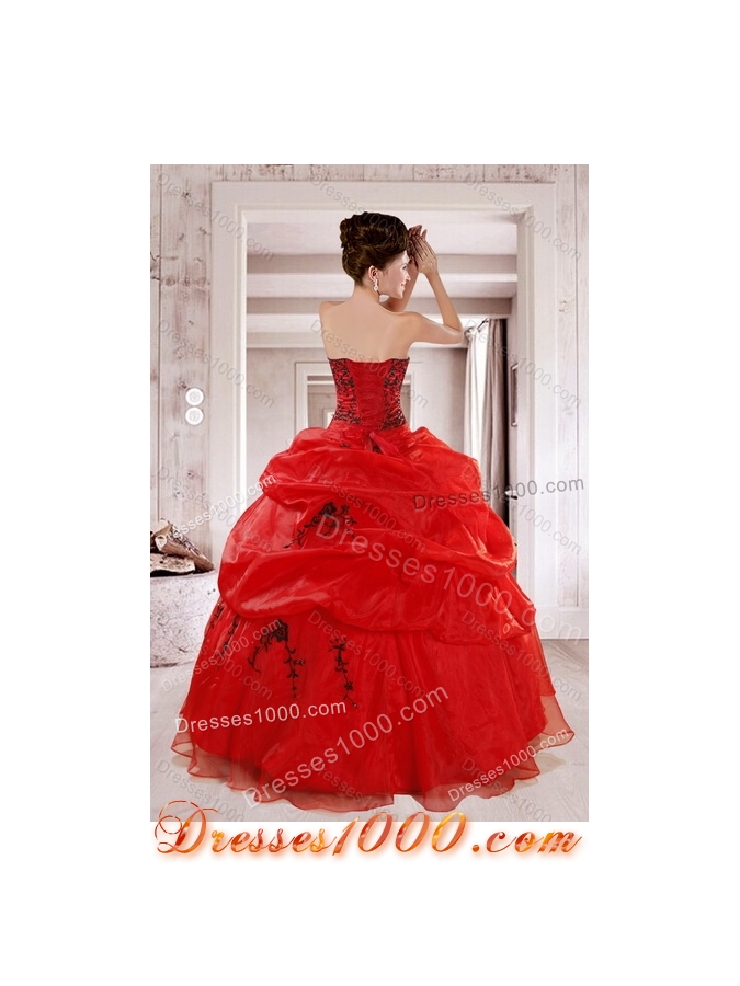 2015 Perfect Red Quinceanera Dresses with Appliques and Pick Ups