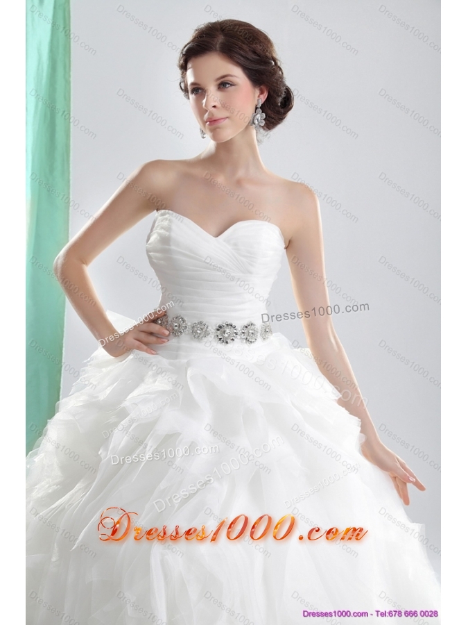 2015 White Sweetheart Ruching Wedding Dresses with Brush Train and Beading