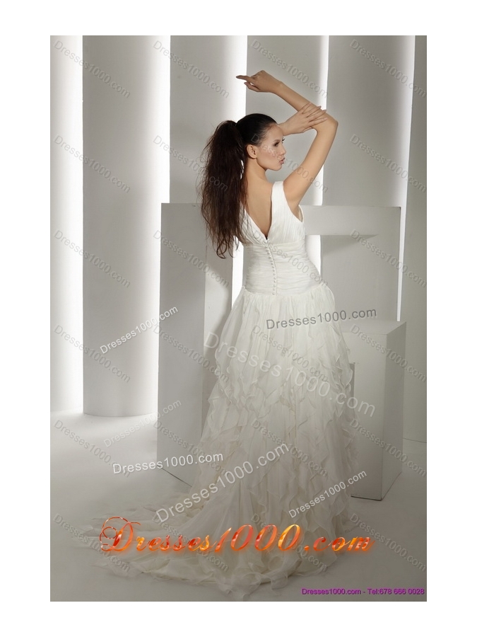 Ruffled 2015 Brush Train White Wedding Dresses with Hand Made Flower
