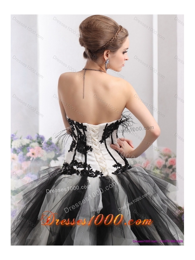 2015 Pretty White and Black Strapless Quinceanera Dresses with Appliques