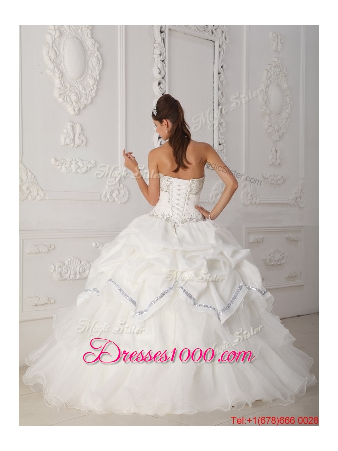 Fall Exquisite White Sweetheart Quinceanera Gowns with Beading