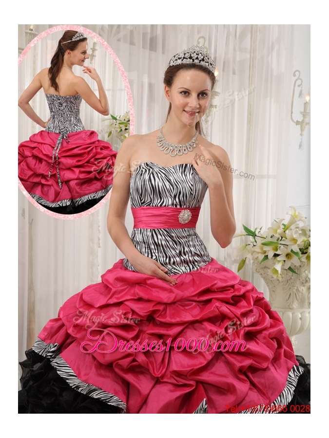 Best Selling Ruffles Sweetheart Quinceanera Gowns in Red and Black