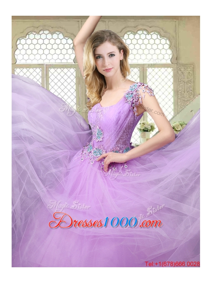 Fashionable Ball Gown Scoop Quinceanera Gowns with Appliques