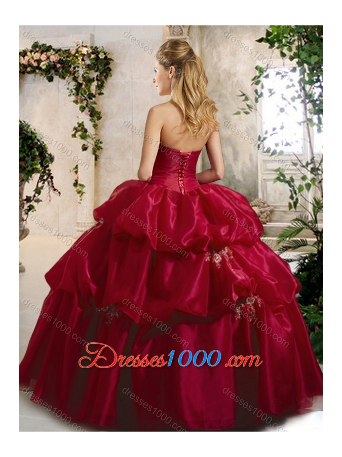 Beautiful Ball Gown Sweet 16 Gowns with Beading and Pick Ups