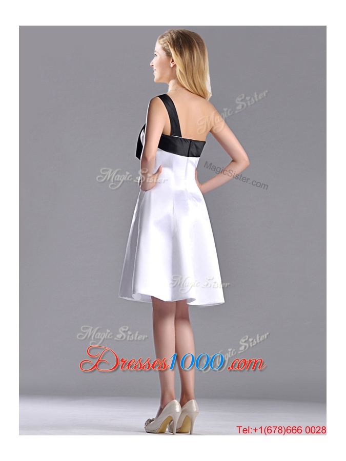 Exquisite One Shoulder Satin Short Dama Dress in White and Black
