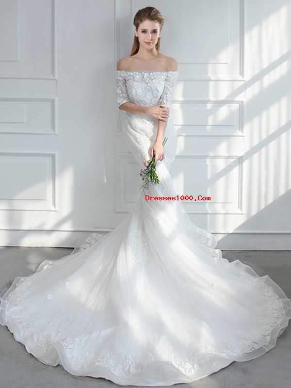 Gorgeous White Lace Up Bridal Gown Lace and Appliques Half Sleeves Court Train