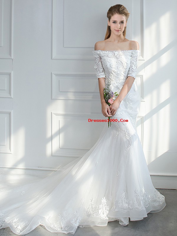 Gorgeous White Lace Up Bridal Gown Lace and Appliques Half Sleeves Court Train