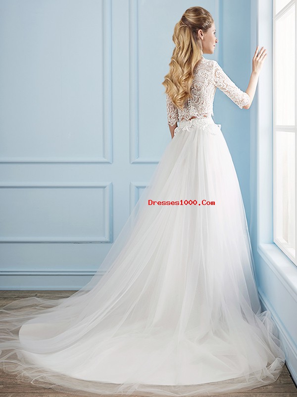 White Scoop Neckline Lace Wedding Dress Half Sleeves Zipper