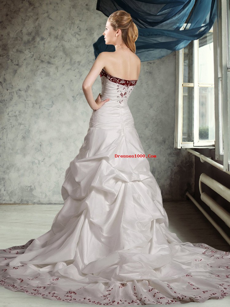 Sweetheart Sleeveless Bridal Gown Brush Train Appliques and Pick Ups and Hand Made Flower White And Red Taffeta
