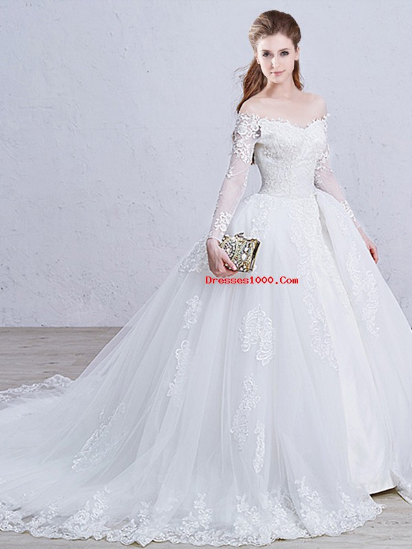 White Ball Gowns Lace and Appliques Wedding Dresses Zipper Tulle Long Sleeves