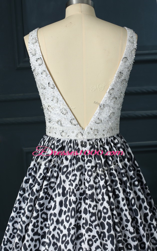 Vintage Sleeveless Printed Brush Train Backless Evening Dress in White And Black with Beading