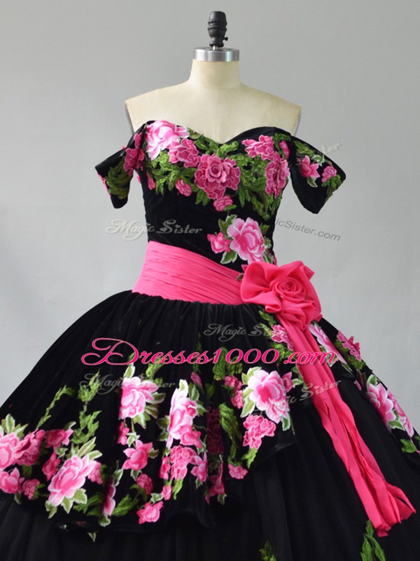 Black Sleeveless Embroidery Lace Up Quince Ball Gowns