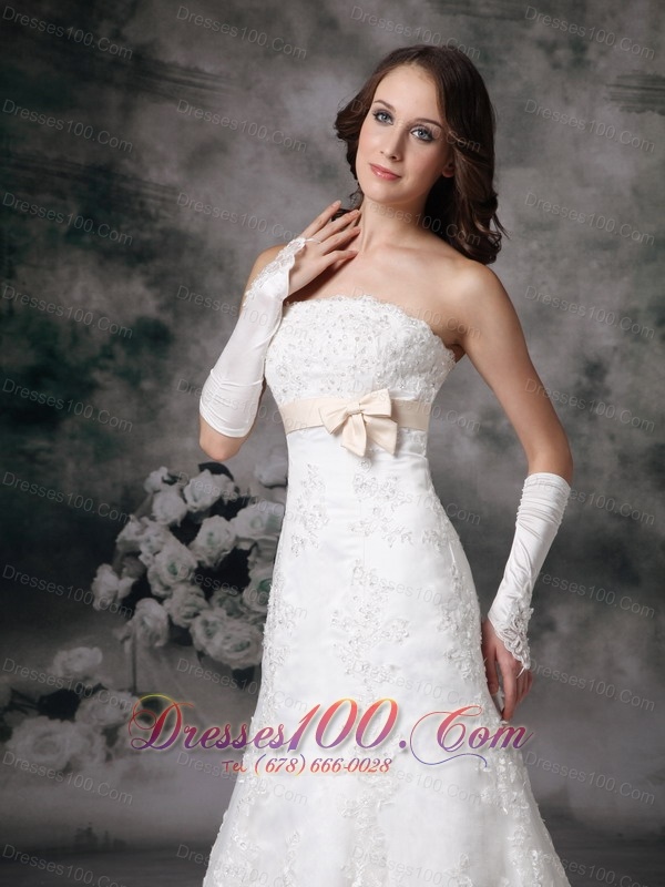 Popular A-line Strapless Lace Wedding Dress 2013