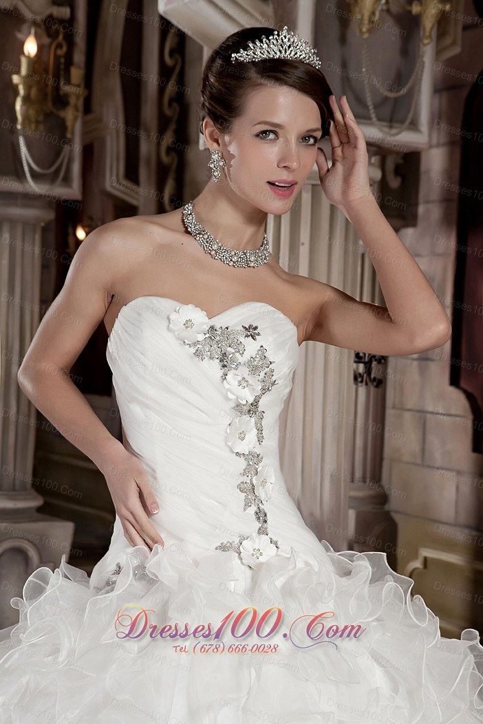 Sweetheart Beading Organza Ball Gown Wedding Dress