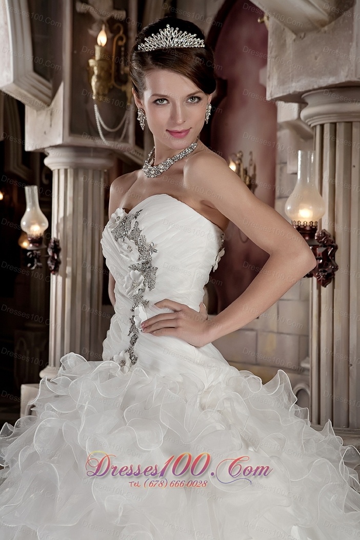 Sweetheart Beading Organza Ball Gown Wedding Dress