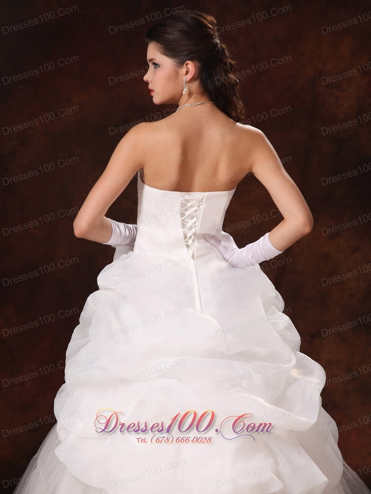 Strapless Hand Made Flowers Tulle Wedding Gown Floor-length
