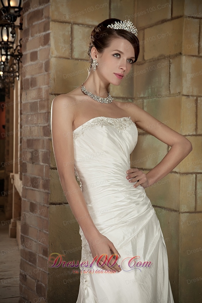 Beautiful Strapless Court Train Organza Wedding Dress